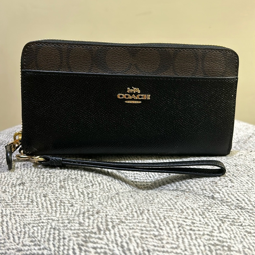 Coach Accordion Zip Wallet Wristlet